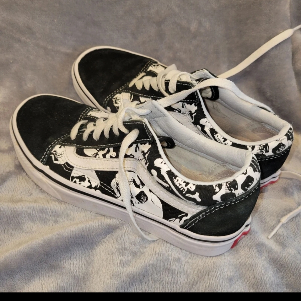 Skulls vans shoes W5.5